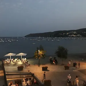 Roques - Casa En Primera Línea De Mar En Cadaqués